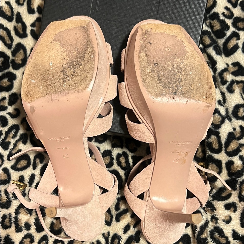 Saint Laurent Blush Tribute Heels - Picture 4 of 12